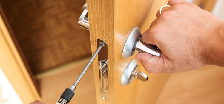 Residential Door Lock Replacement Services in Castle Hill, NY